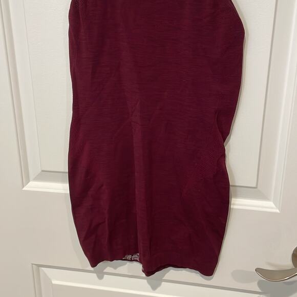 Sweaty Betty London burgundy tank small - Picture 5 of 8